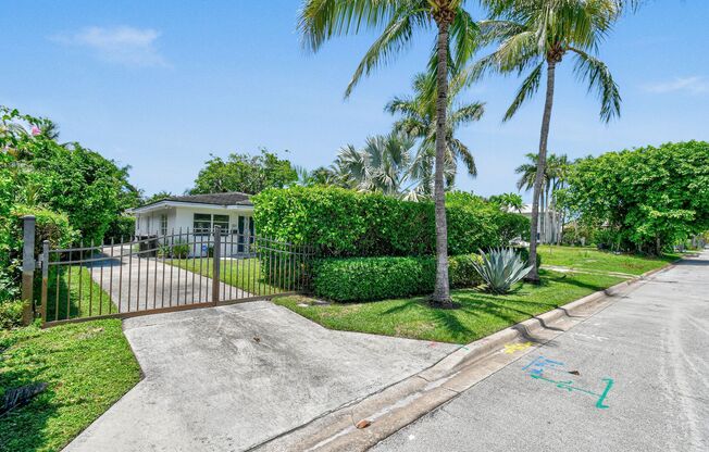 Now Leasing - a beautifully maintained 2-bedroom, 1-bath single-family home nestled in the highly sought-after South End neighborhood of West Palm Beach.