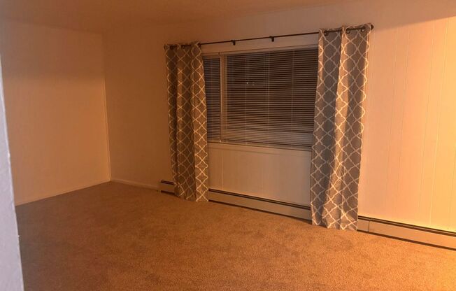 2 beds, 1 bath, 800 sqft, $1,350, Unit # 1