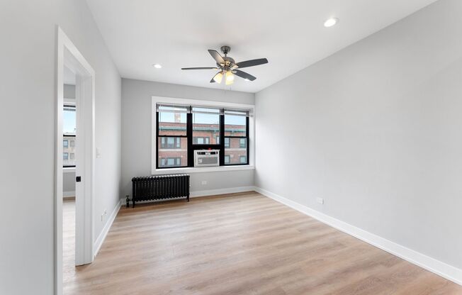 2 beds, 1 bath, 554 sqft, $1,875, Unit 102