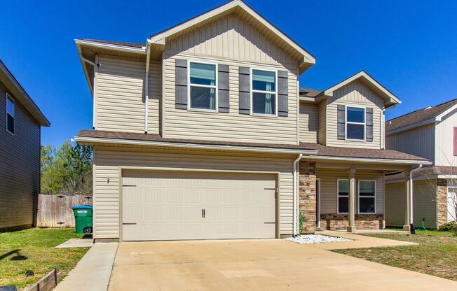 Huge, covered patio CRESTVIEW!!