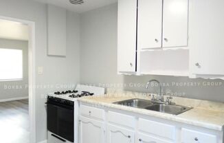 Studio, 1 bath, 355 sqft, $1,290, Unit 06