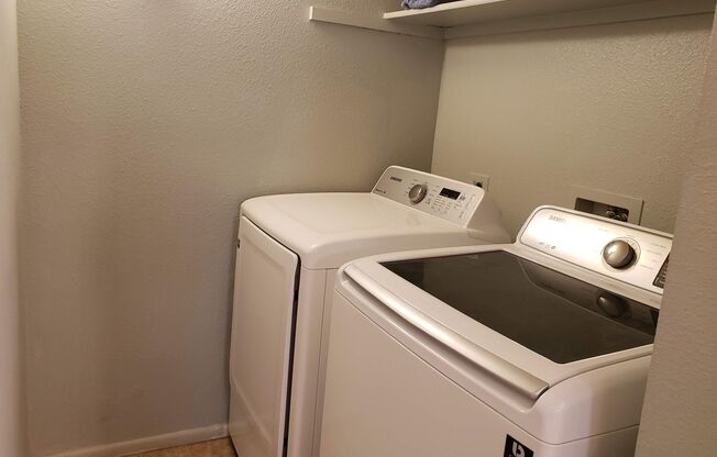 2 beds, 2 baths, $1,350, Unit # 1171