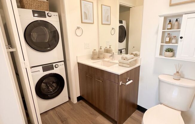 Studio, 1 bath, 363 sqft, $1,394, Unit 12