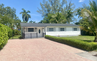 6255 SW 62 CT