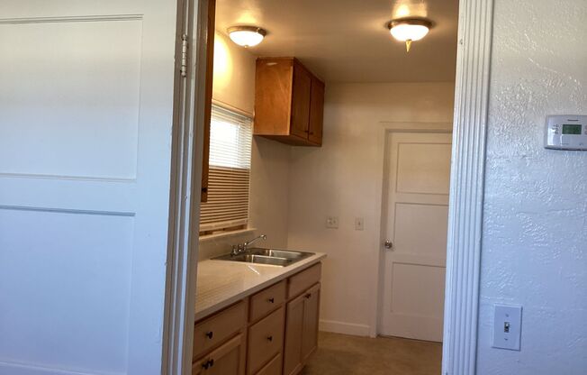 2 beds, 1 bath, $1,350, Unit 3452