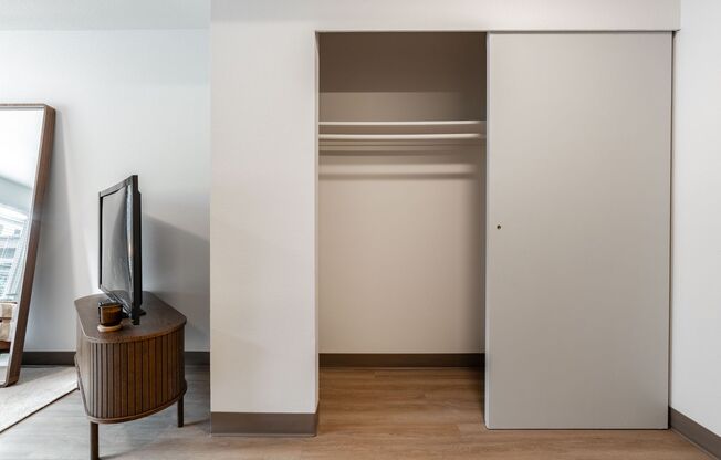 Studio, 1 bath, 313 sqft, $1,295, Unit 131