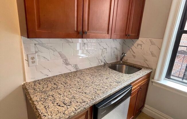 Hummingbird Heights 320