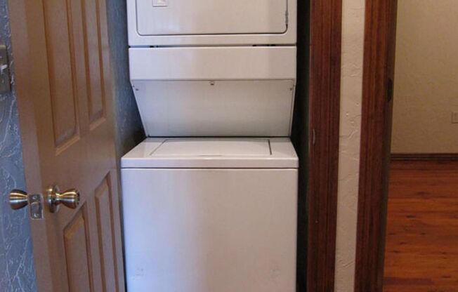 1 bed, 1 bath, 800 sqft, $975, Unit SW 209