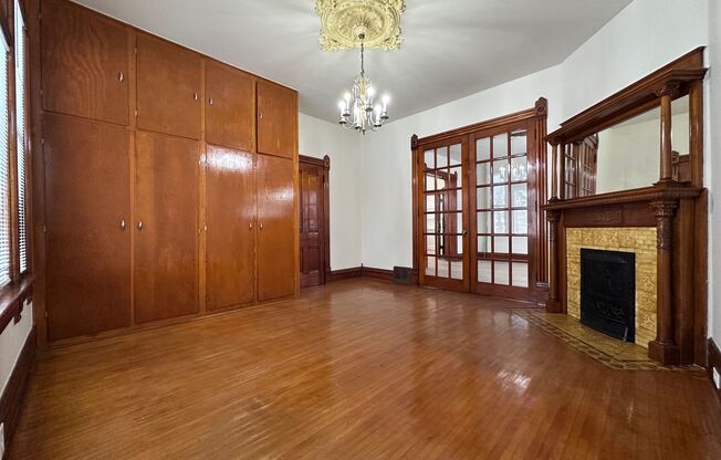 Gorgeous Renovated 4 Bedroom 2 Bath Victorian Single Family Home!