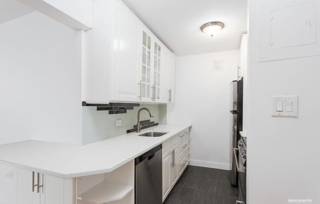 800 CORTELYOU RD