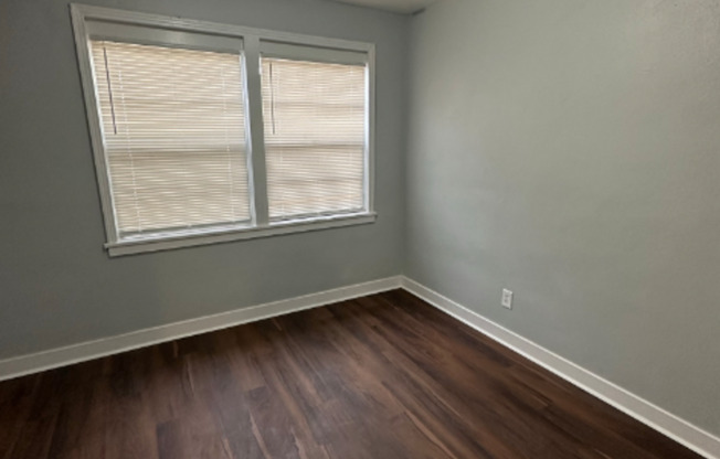 3 beds, 1 bath, $1,000