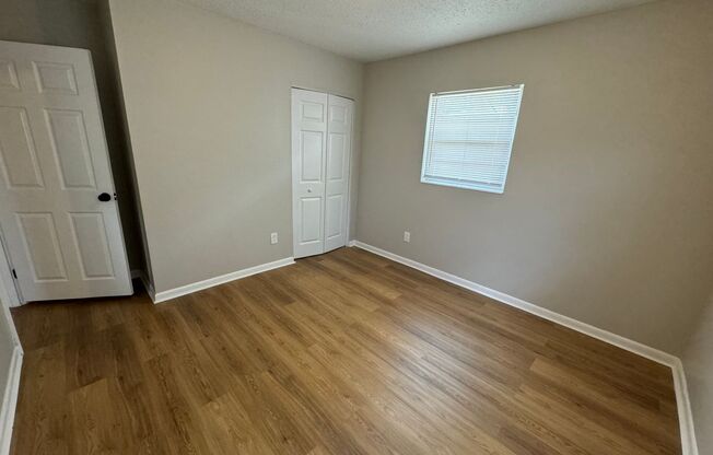 4 beds, 1 bath, $1,135