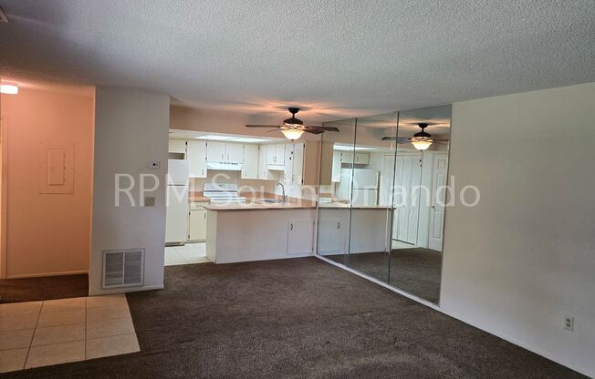 Great location! 2nd floor condo in Winter Garden