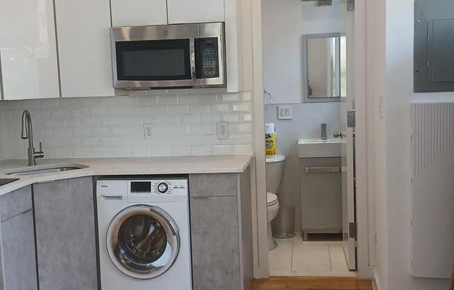 648 W 158 ST