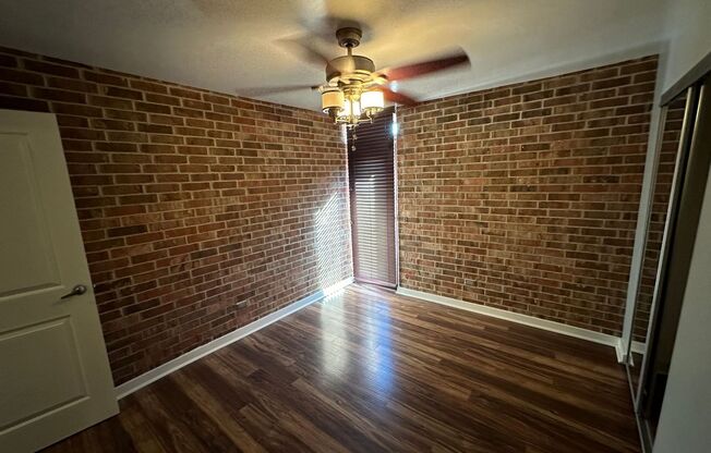 2 beds, 1 bath, $1,325