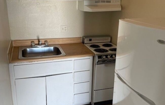 1 bed, 1 bath, $795, Unit # 95