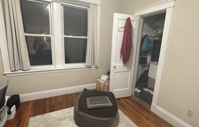 1 bed, 1 bath, $2,800, Unit 14