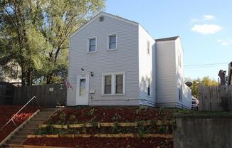 1070 Bush Ave