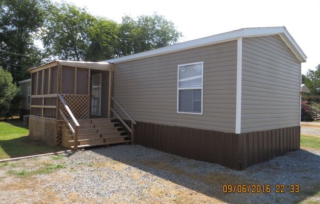 For SALE or RENT: Roomy2016 16x80 mobile home in the heart of Oxford off Coleman Road