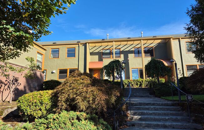 Charming 1 bed, 1 bath unit, with all of its original charm- *** Winter special 1/2 off the 1st month's rent***