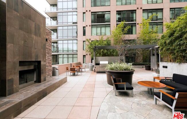 1 bed, 1 bath, 930 sqft, $2,900, Unit 614