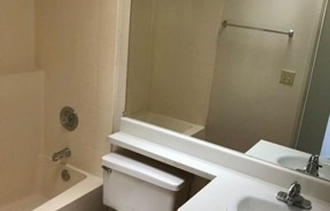 2 beds, 2 baths, 900 sqft, $2,200, Unit 08