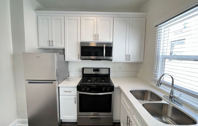 Studio, 1 bath, $1,275, Unit 22