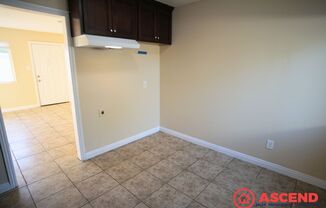 2 beds, 1 bath, 699 sqft, $1,100, Unit Unit D