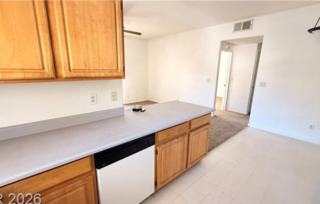 2 beds, 2 baths, $1,310, Unit UNIT 2046