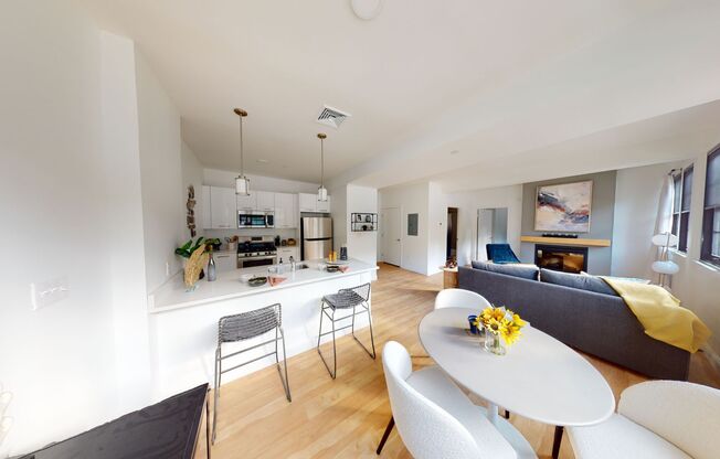 1 bed, 1 bath, 742 sqft, $2,650, Unit 44-103