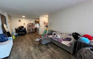 1 bed, 1 bath, $1,095, Unit 11