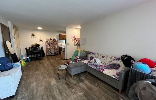 1 bed, 1 bath, $1,095, Unit 11