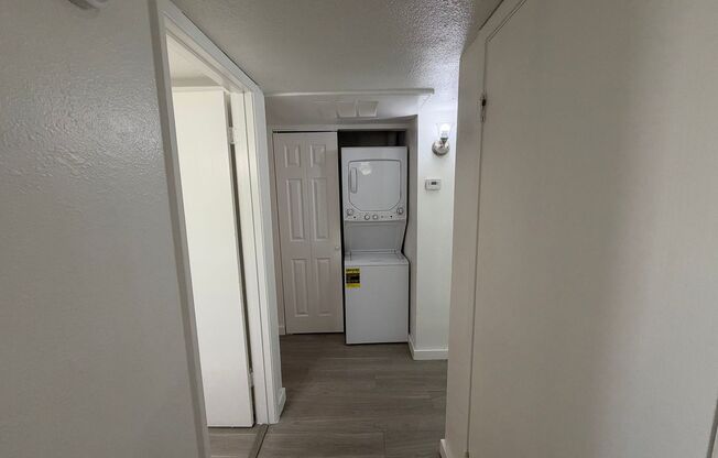 2 beds, 2 baths, 950 sqft, $1,275, Unit 201