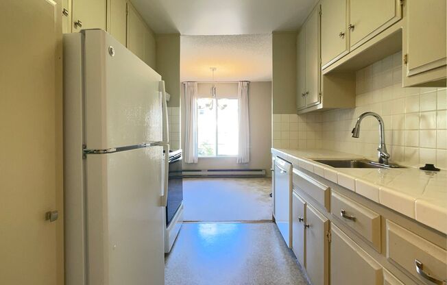 1 bed, 1 bath, 750 sqft, $2,400, Unit 202