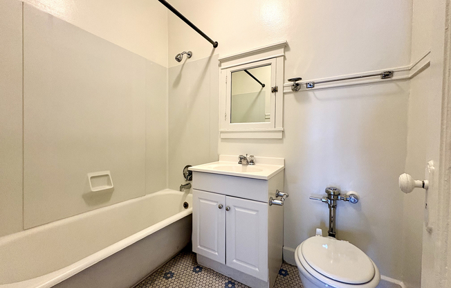 Classic Full Bathroom