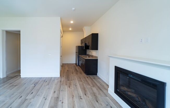 2 beds, 1 bath, 660 sqft, $1,599, Unit 219