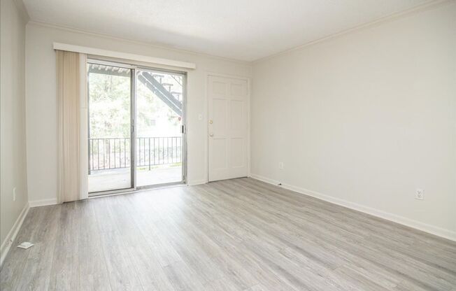 Newly Updated 1/1 Condo 1 Mile From Downtown Decatur!