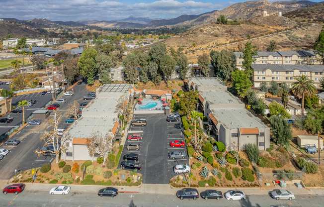 2 beds, 1 bath, 760 sqft, $1,995, Unit 01