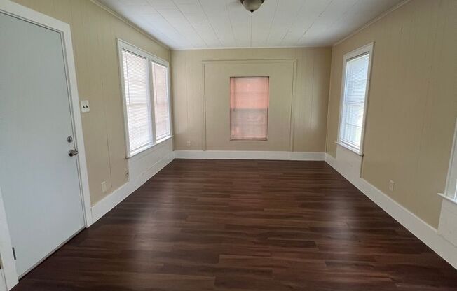 3 beds, 1 bath, $1,150