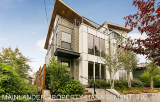 3517 N ALBINA