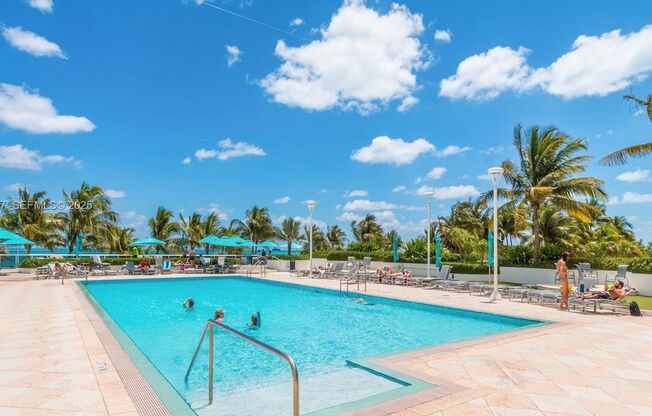 1 bed, 1 bath, $2,400, Unit Unit 1027