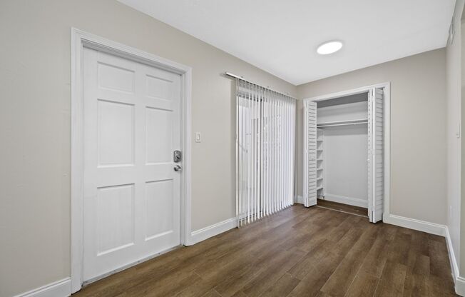 2 beds, 1 bath, 740 sqft, $1,595, Unit 202
