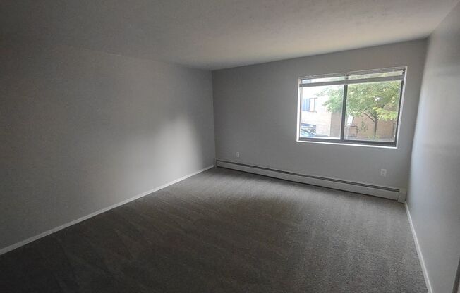 2 beds, 1 bath, 875 sqft, $995, Unit F301