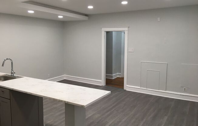 1 bed, 1 bath, $1,395, Unit 6