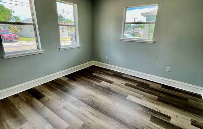 TOTALLY REMODELED Spacious 3BR/1BA Lakeland Home wtih Large Utility Shed