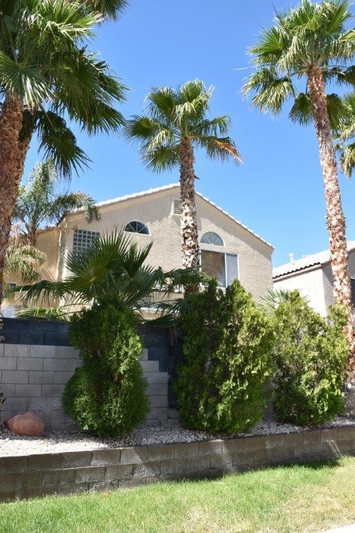 3 bedroom Henderson home with pool on a small cul-de-sac in the heart of Green Valley!