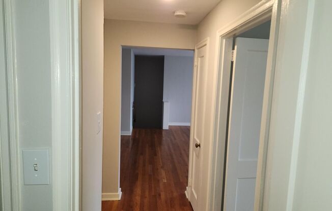 2 beds, 1 bath, 897 sqft, $2,335, Unit E-14