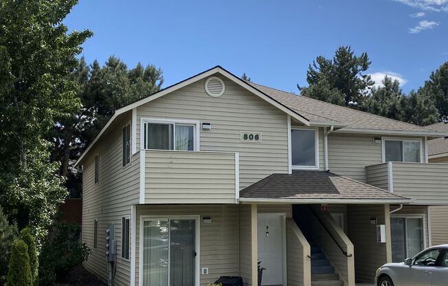 806 E Juniper Ave.