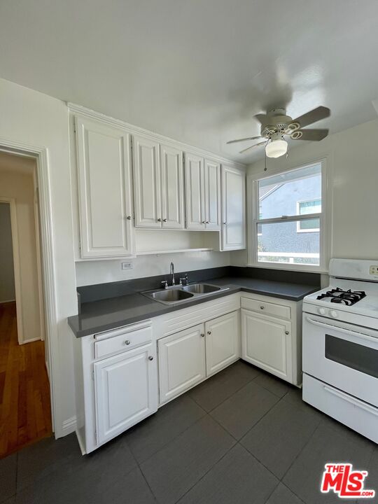 5954 W 85Th Pl