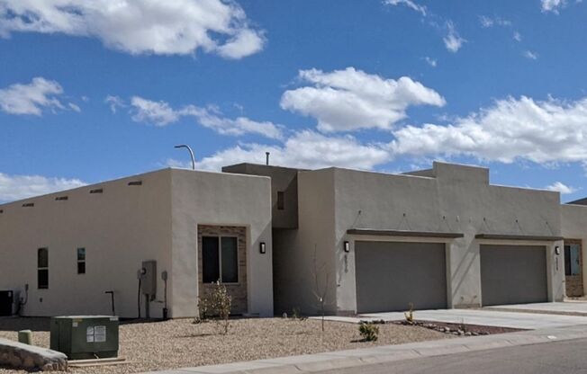 5018 Kenner Way – Stunning Modern Rental in Prime Las Cruces Location!